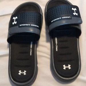 Boys under armor slides never worn